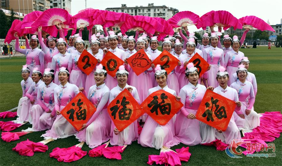 区教育局：花灯展演 喜迎新年