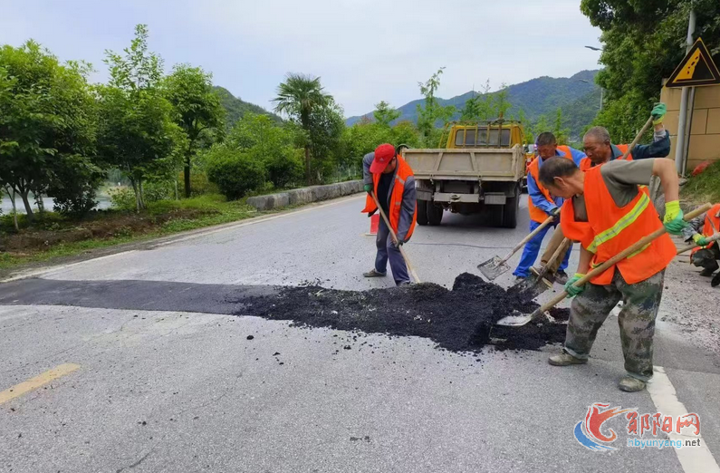 郧阳区：把好“节前关”打好“保通”仗