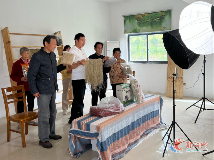吴高宝：扎根魅力圩坪 绘就振兴画卷