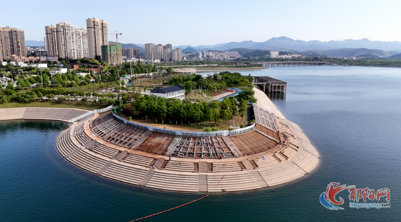 郧阳区：加固生态护岸 守好一泓清水